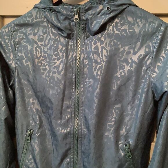 ZYIA Activewear Jade Green Animal Print Bomber Jacket Size XXS - Picture 6 of 9
